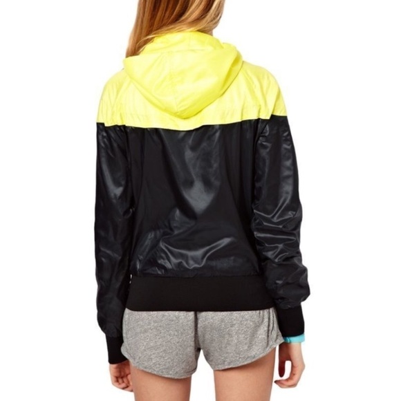 Nike Windrunner Zip Up Hooded Jacket in Yellow and Black Size Large - Picture 2 of 15